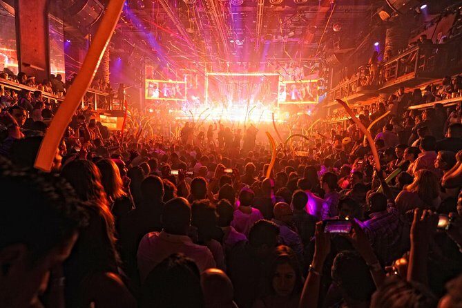 Skip the line: Cancun Coco Bongo Gold Member Entrance Ticket - The show itself: 40+ artists and flying acrobats