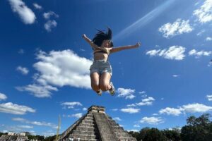 Tour Chichen Itza 2 Cenotes Suytun and Ik-kil - Chichen Itza: Temple of Kukulkán, Caracol, and Time to Explore
