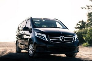 Transfer in Luxury Mercedes Benz Minivan - Mercedes V250 Comfort and the Included Treats