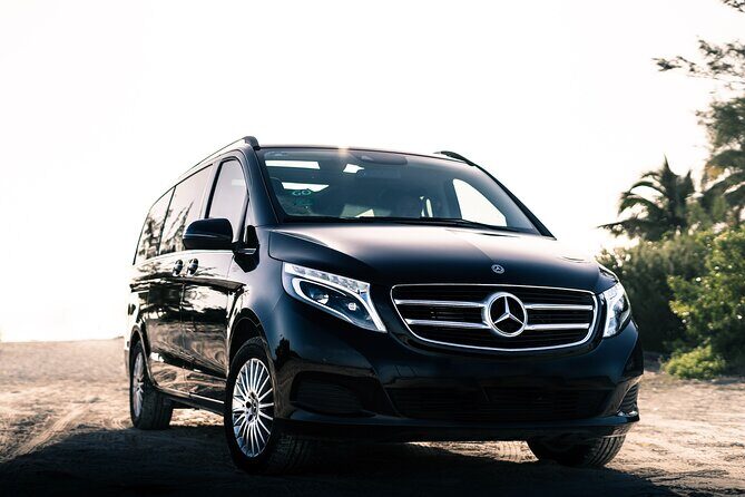 Transfer in Luxury Mercedes Benz Minivan - Mercedes V250 Comfort and the Included Treats