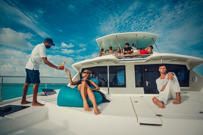 Tulum: Leopard 51′ Yacht with Gourmet Dining & Water Toys - A 51-Foot Leopard Yacht from Puerto Aventuras: the setting you’re buying