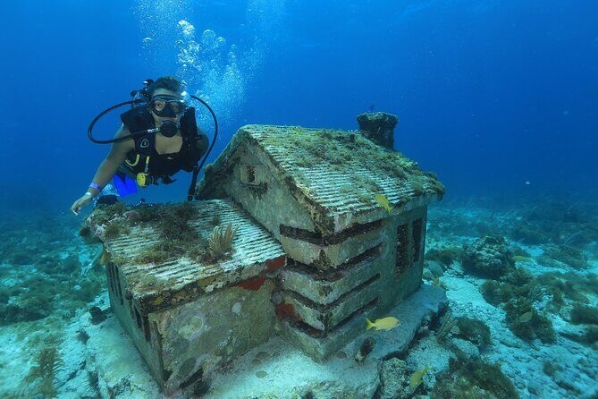 Two Tanks Scuba Diving for Beginners in Cancun - Safety rules that affect your trip: health checks, sunscreen, and flight timing