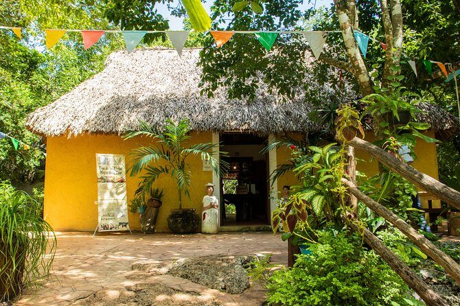 Valladolid Mayan Bees Tour with Lunch or breakfast and Honey Tasting - Souvenirs, a photo moment, and taking the story home