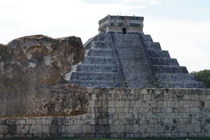 VIP Chichen Itza Private Tour - Luxury Car - Cenote San Lorenzo Oxman: rope jump or stairs, plus an hour to enjoy it