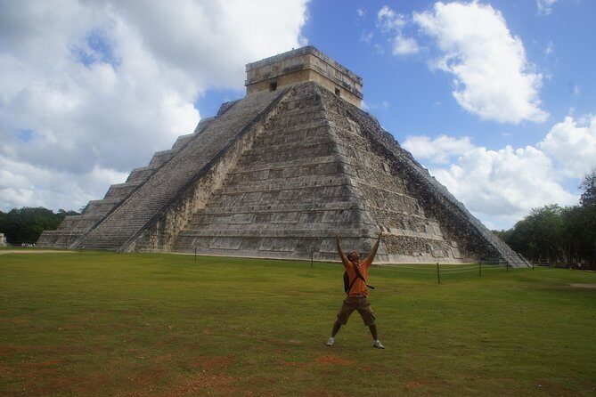 VIP Chichen Itza Private Tour - Luxury Car - Luxury car pickup: what private transport changes in real life